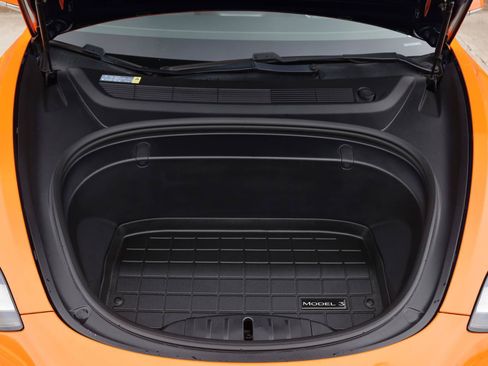 Used 2018 Tesla Model 3 Long Range RWD image 11