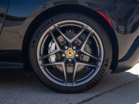 Used 2025 Ferrari Roma Spider RWD image 21