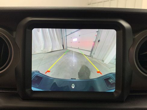 Used 2022 Jeep Gladiator Willys image 7