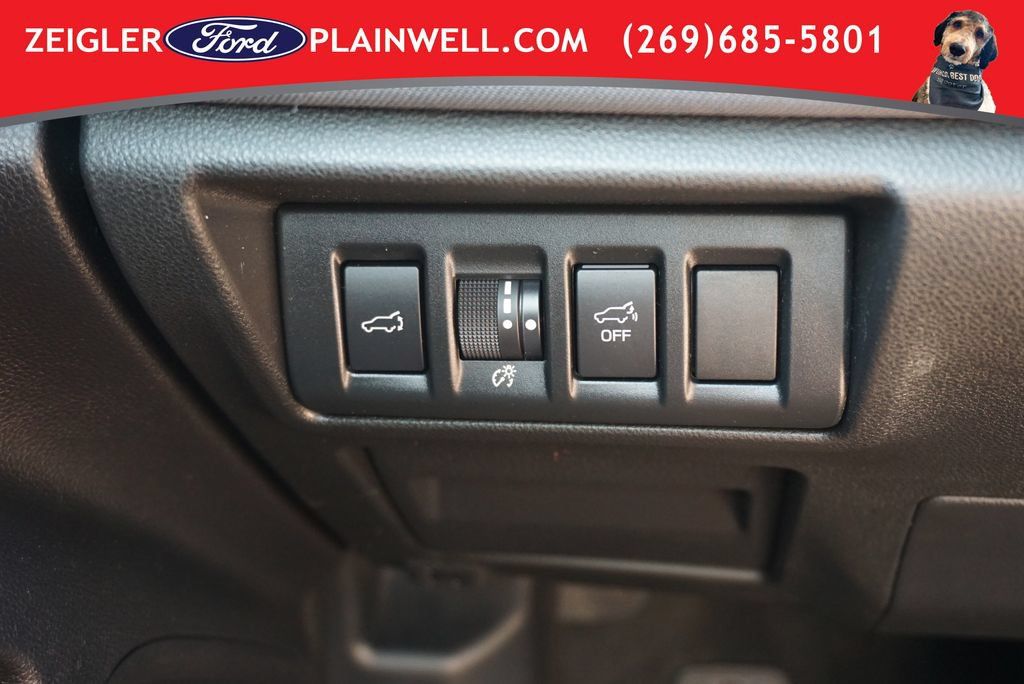 Used 2023 Subaru Outback Premium AWD/4WD image 27