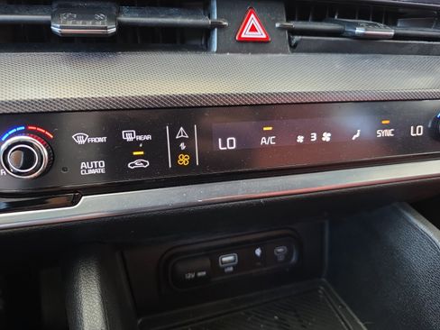 Certified 2025 Kia Sportage SX image 15