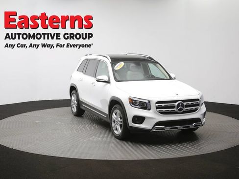 Used 2021 Mercedes-Benz GLB 250 4MATIC w/ Premium Package image 53
