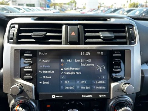 Used 2020 Toyota 4Runner SR5 AWD/4WD image 25