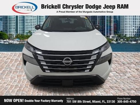 Used 2024 Nissan Rogue S AWD/4WD image 15