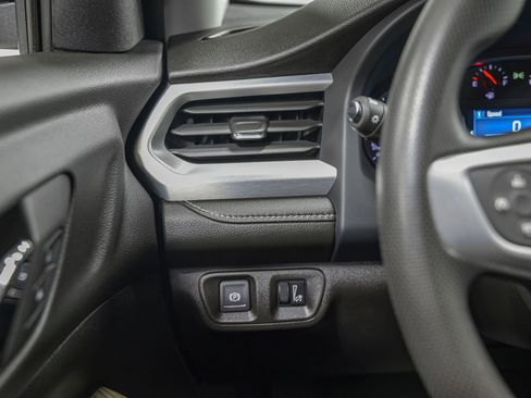 Used 2023 GMC Acadia SLE w/ Driver Convenience Package image 18