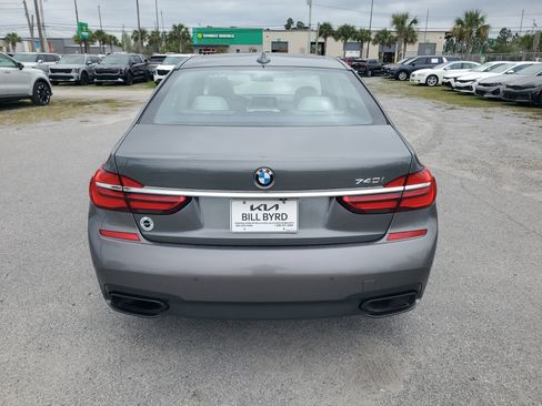 Used 2018 BMW 740i image 5
