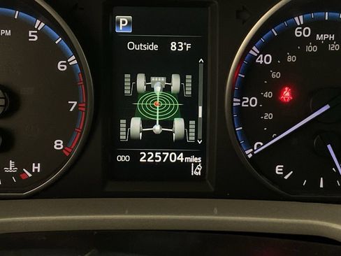 Used 2018 Toyota RAV4 LE w/ Carpet Mat Package AWD/4WD image 40