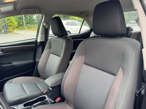 Used 2018 Toyota Corolla FWD image 11