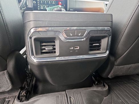 Used 2024 GMC Sierra 2500 Denali w/ Denali Reserve Package image 30