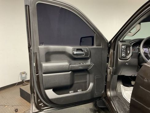 Used 2019 Chevrolet Silverado 1500 Custom w/ Custom Value Package image 10