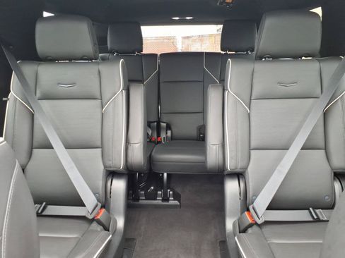 Certified 2024 Cadillac Escalade ESV Premium Luxury AWD/4WD image 36