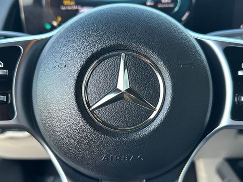 Used 2023 Mercedes-Benz GLB 250 4MATIC w/ Premium Package image 49