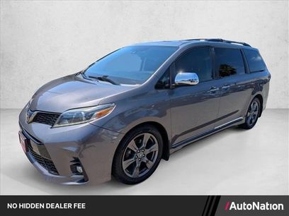 Used 2019 Toyota Sienna SE w/ SE Preferred Package