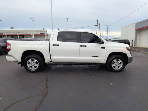 Used 2020 Toyota Tundra SR5 w/ SR5 Convenience Package AWD/4WD image 6