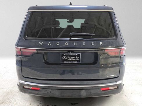 Used 2024 Jeep Wagoneer L Series II w/ Flexible Seating Group AWD/4WD image 7