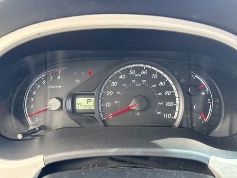 Used 2012 Toyota Sienna LE image 18