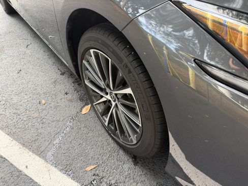 Used 2025 Lexus ES 350 w/ Premium Package FWD image 10