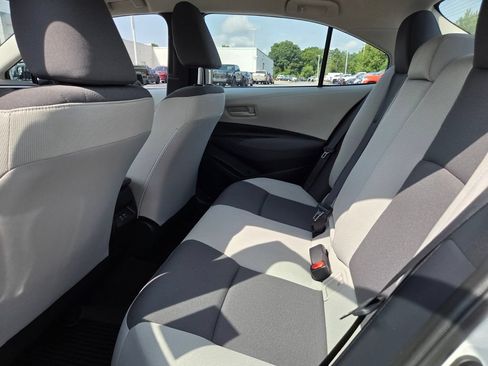Used 2025 Toyota Corolla LE FWD image 6