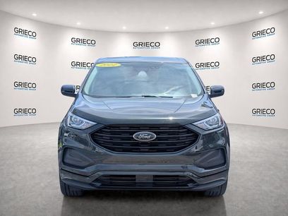 Used 2022 Ford Edge SE w/ Black Appearance Package