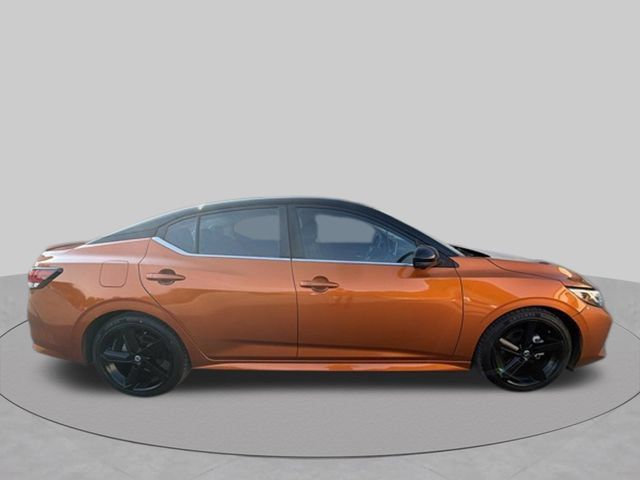 Used 2023 Nissan Sentra SR w/ SR Premium Package FWD image 2