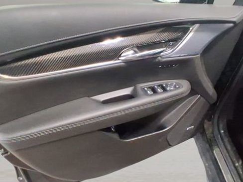 Used 2024 Cadillac XT6 Sport w/ LPO, Onyx Lite Package AWD/4WD image 25