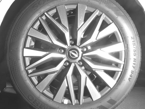 Used 2025 Nissan Altima 2.5 SV image 14