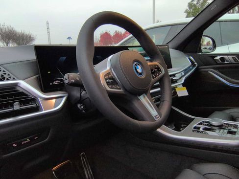 Used 2026 BMW X5 xDrive50e w/ M Sport Package AWD/4WD image 16