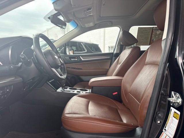 Used 2018 Subaru Outback 3.6R Touring AWD/4WD image 11