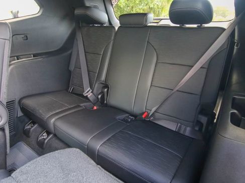 Used 2026 Buick Enclave Sport Touring w/ Power Package FWD image 28