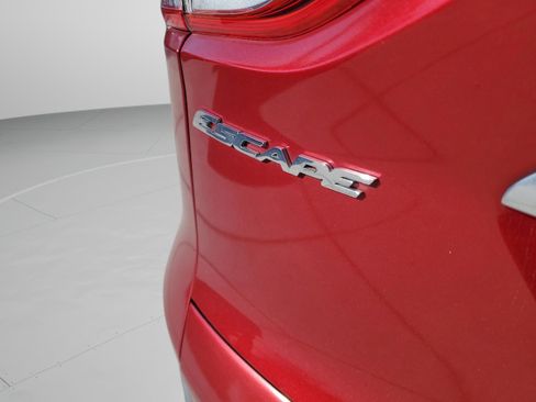 Used 2016 Ford Escape Titanium image 30