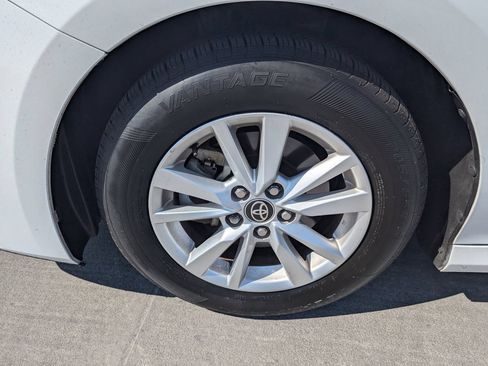 Used 2025 Toyota Camry LE FWD image 10