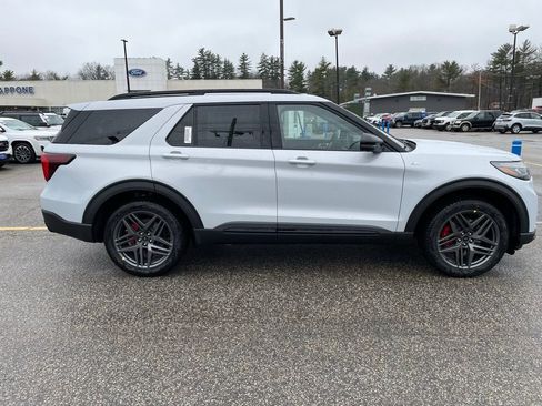 New 2026 Ford Explorer ST-Line image 3