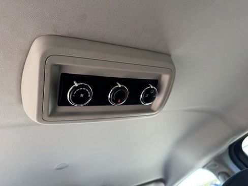 Used 2019 Dodge Grand Caravan SE w/ Rear Park Assist Package image 8