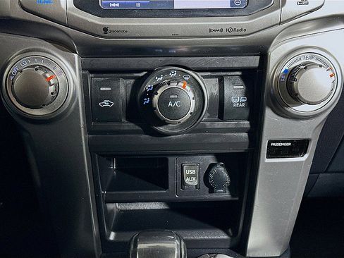 Used 2017 Toyota 4Runner SR5 Premium image 18