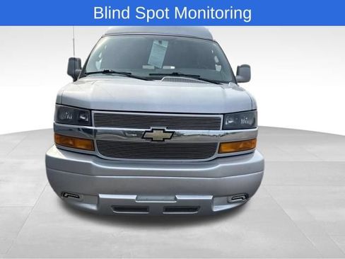 Used 2023 Chevrolet Express 2500 RWD image 8