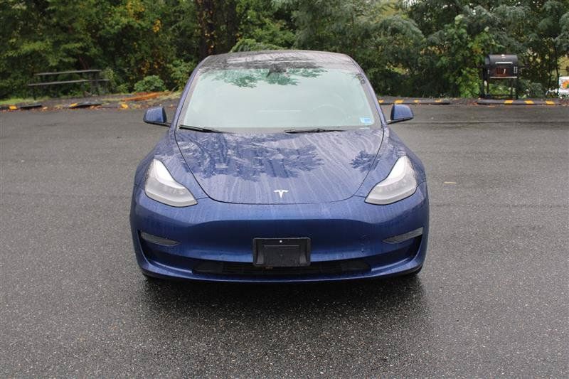 Used 2022 Tesla Model 3 Standard Range RWD image 2