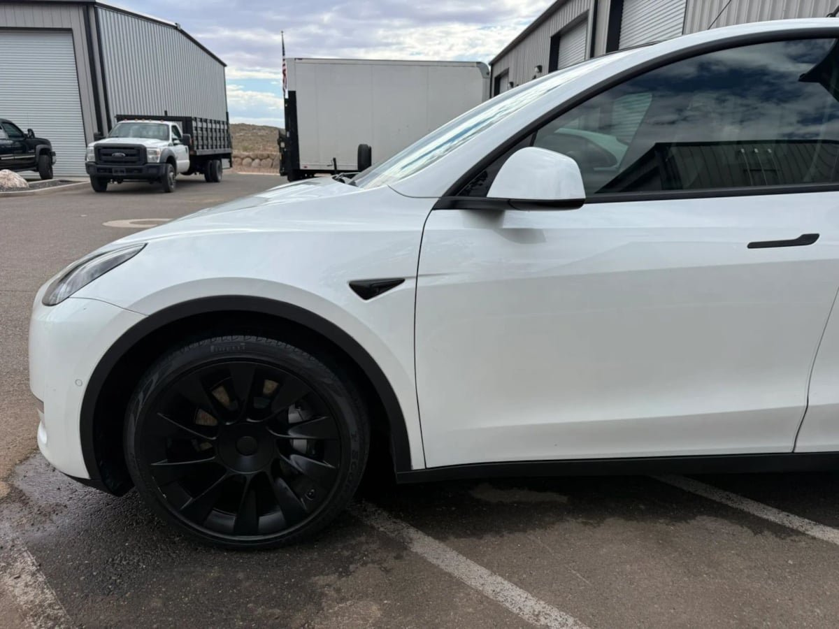 Used 2021 Tesla Model Y Long Range AWD/4WD image 2