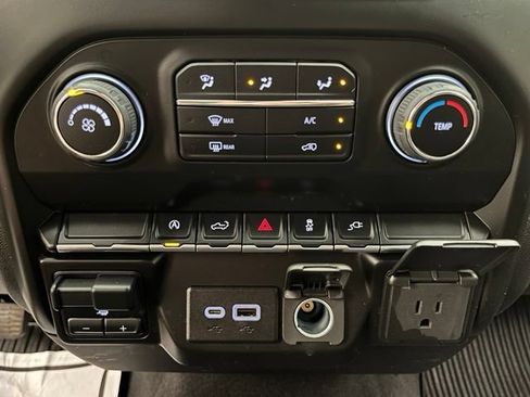 Used 2022 Chevrolet Silverado 1500 Custom w/ LPO, Dark Essentials Package AWD/4WD image 35