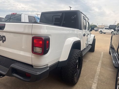 Used 2022 Jeep Gladiator Sport AWD/4WD image 5
