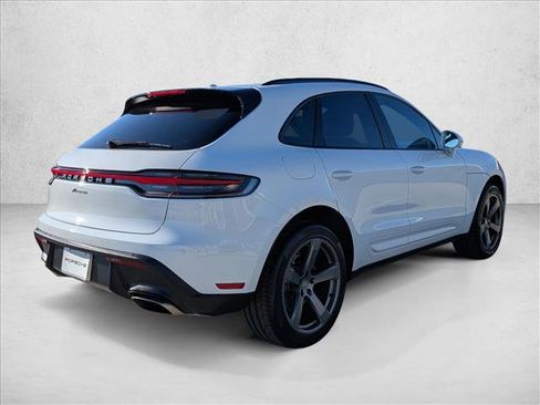 Used 2025 Porsche Macan Turbo image 9