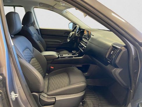 Certified 2024 Nissan Pathfinder SV image 16