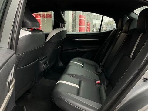 Used 2025 Toyota Camry SE FWD image 12