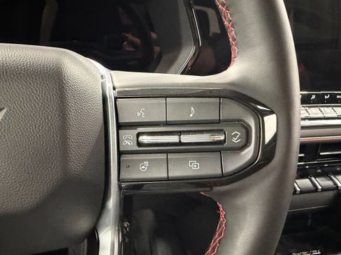 Used 2026 Chevrolet Colorado Z71 AWD/4WD image 39
