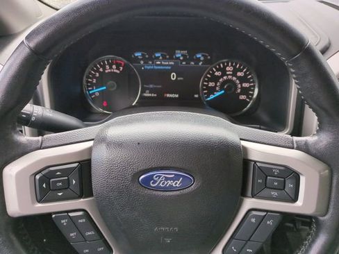 Used 2018 Ford F150 Lariat w/ Equipment Group 502A Luxury image 29