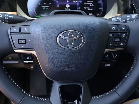 New 2026 Toyota Crown Signia AWD/4WD image 18