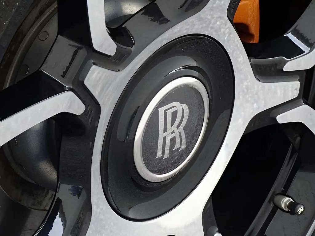 Certified 2023 Rolls-Royce Cullinan Black Badge w/ Driver's Package AWD/4WD image 15