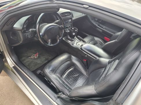 Used 2000 Chevrolet Corvette Coupe w/ Roof Pkg RWD image 5