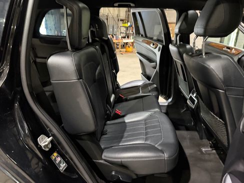 Used 2018 Mercedes-Benz GLS 450 4MATIC w/ Premium Package image 21