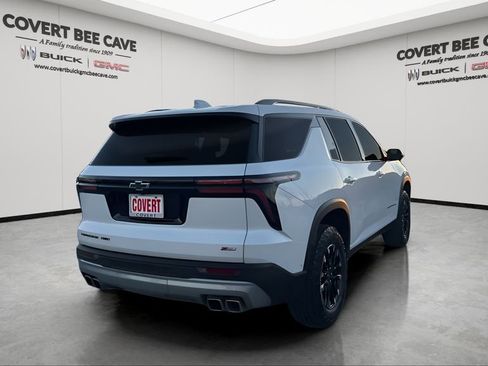 Used 2025 Chevrolet Traverse Z71 w/ Enhanced Driving Package image 9