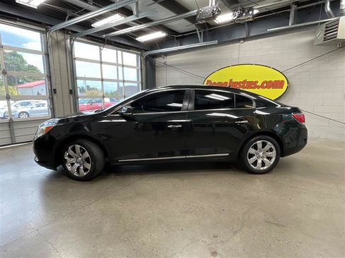 Used 2013 Buick LaCrosse Premium FWD image 2